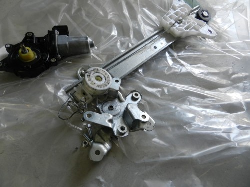 スズキワゴンR 　パワーウィンドーのレギュレーター交換　福岡市西区