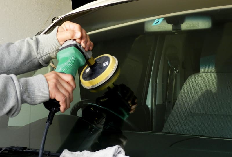 フロントガラスを研磨